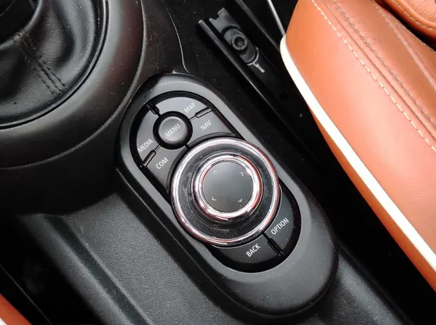 Car image 22