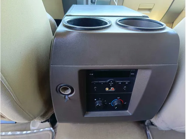 Car image 28