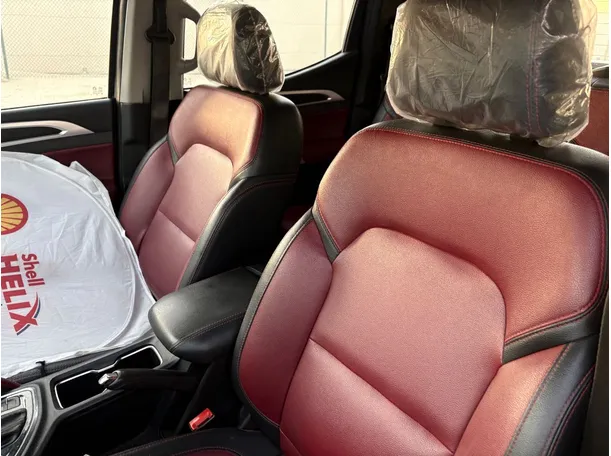Car image 12