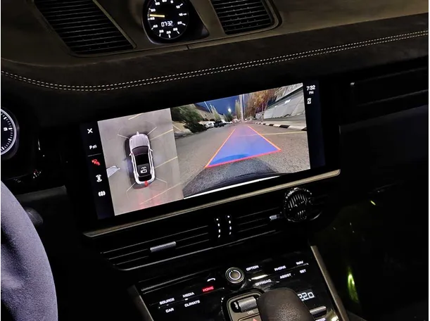 Car image 21