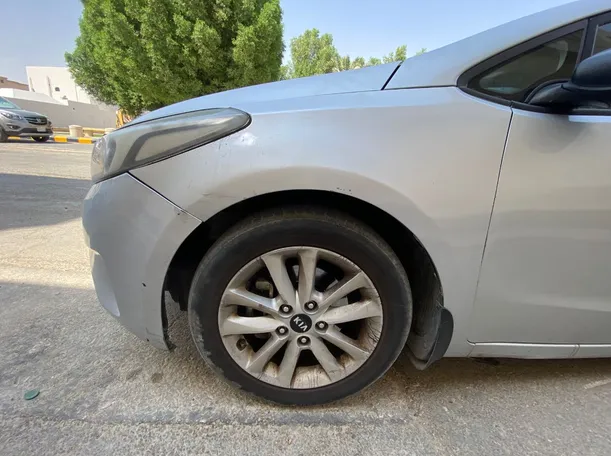 Car image 9