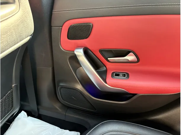 Car image 27