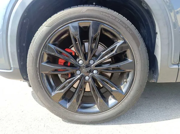 Car image 9