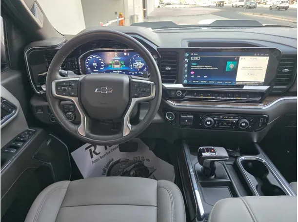 Car image 11