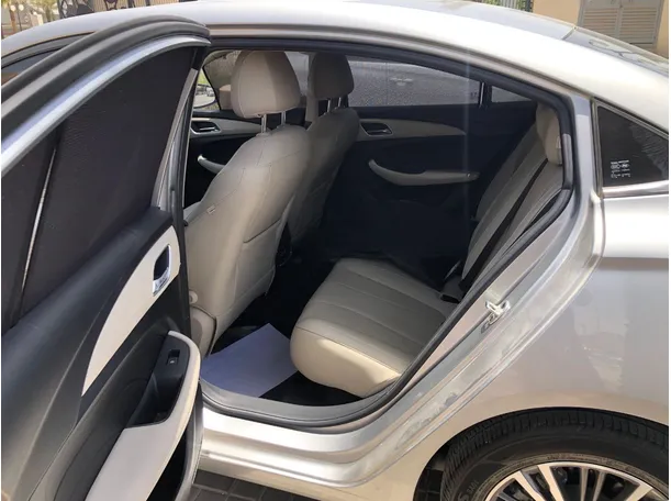 Car image 13