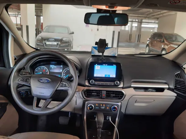 Car image 13