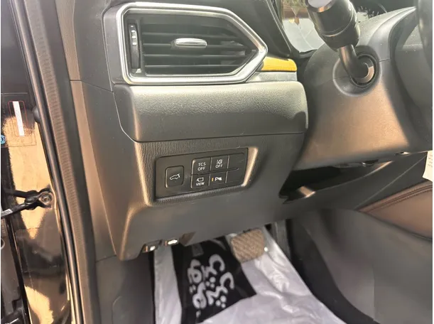 Car image 26
