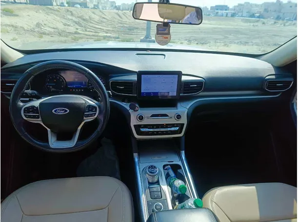 Car image 21