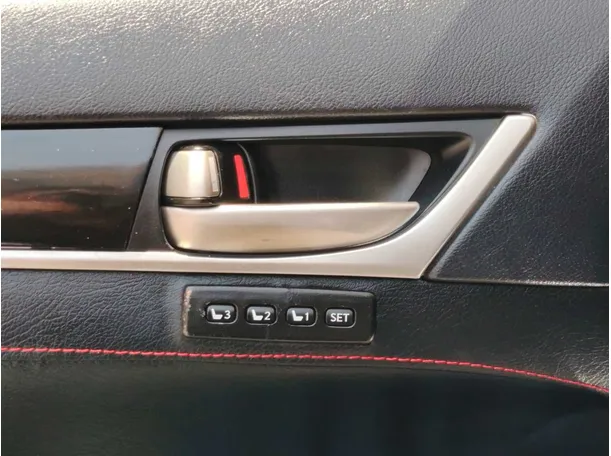 Car image 35