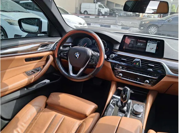 Car image 16