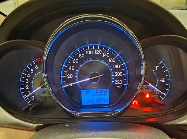 Car image 19
