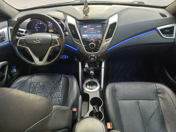 Car image 16