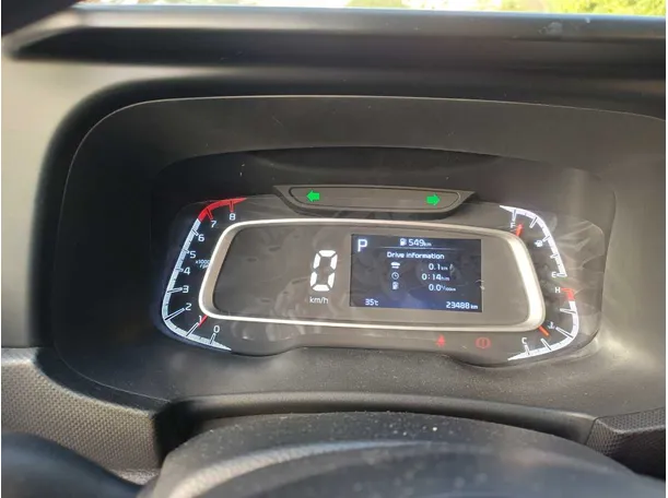 Car image 19