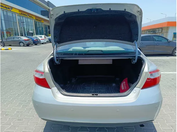 Car image 24