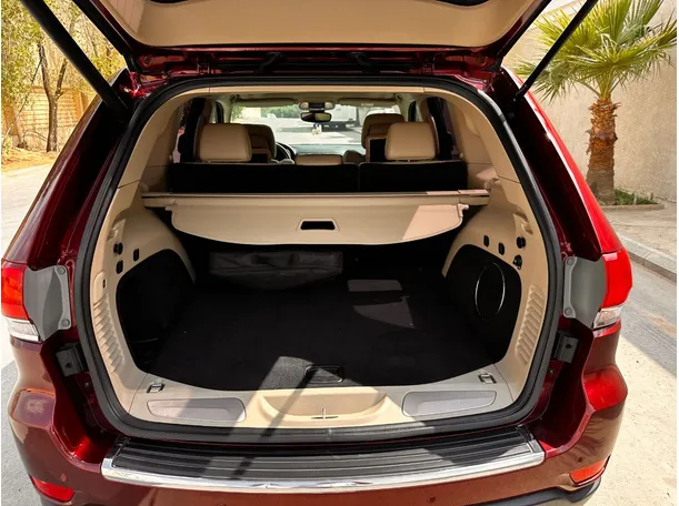 Car image 23