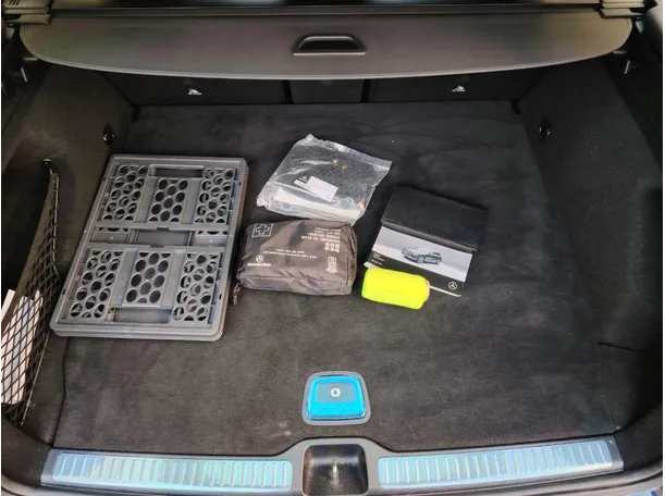 Car image 29