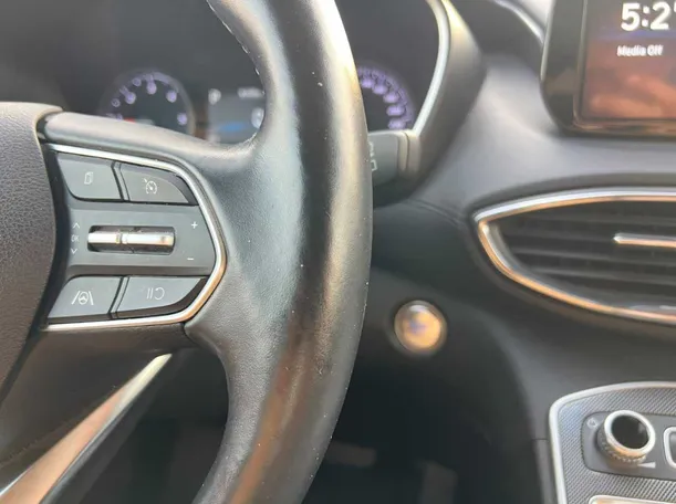 Car image 26