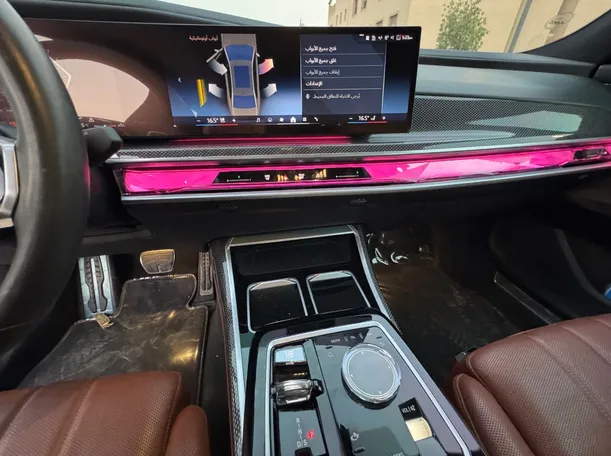 Car image 19