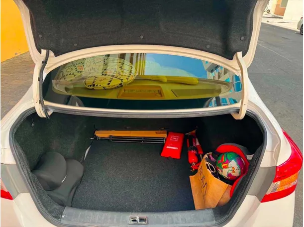 Car image 38