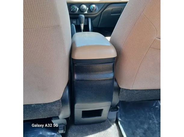 Car image 26