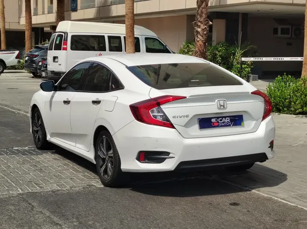 Car image 7