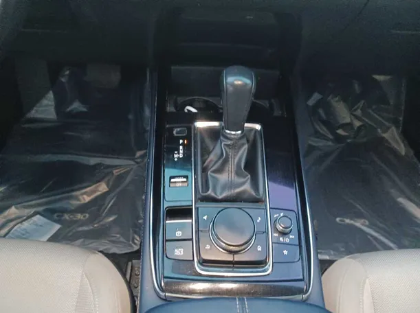 Car image 13