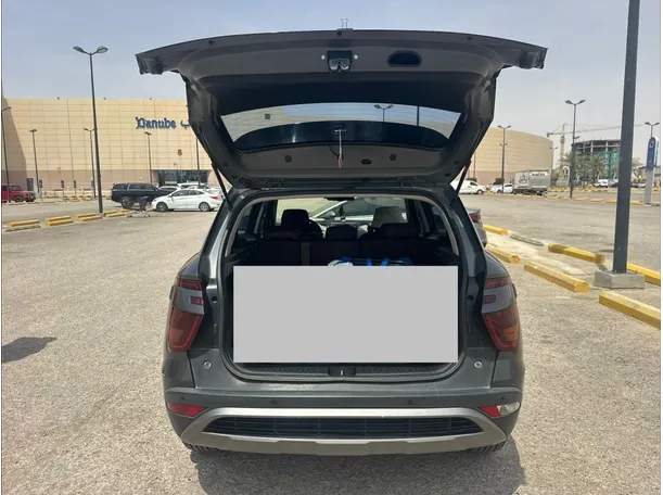 Car image 19
