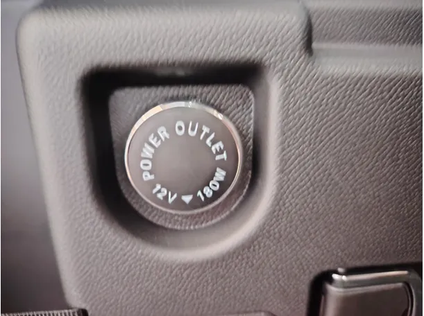 Car image 32