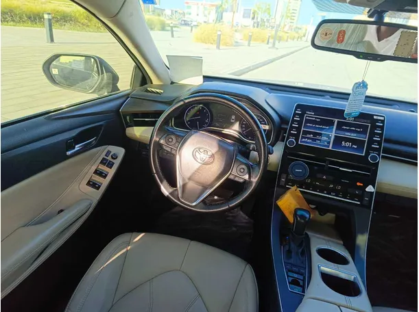 Car image 26
