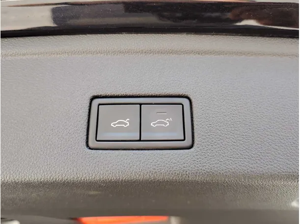 Car image 34