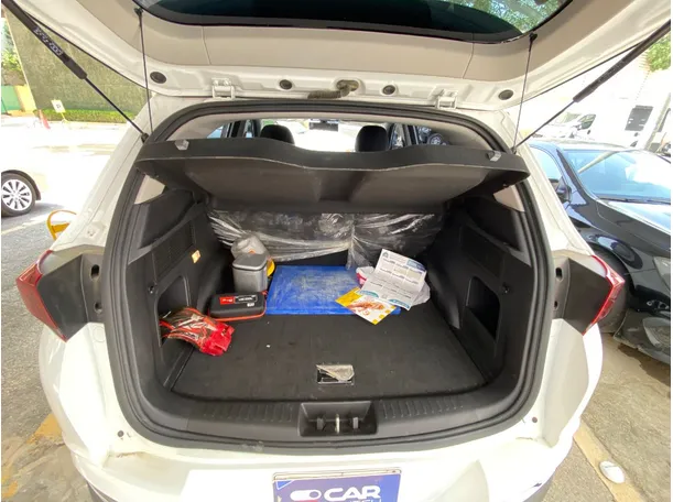 Car image 20