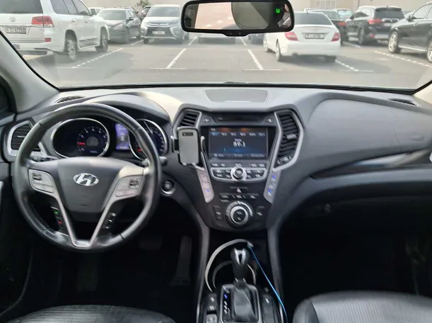 Car image 14