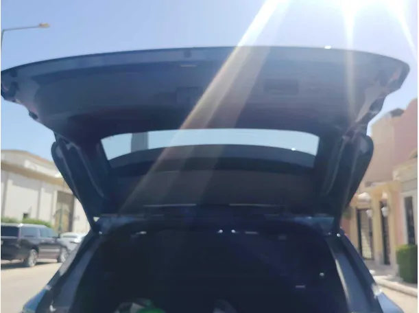 Car image 25