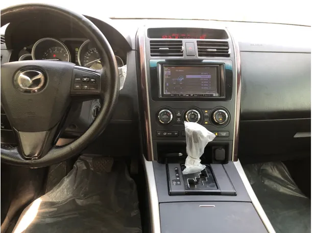 Car image 18