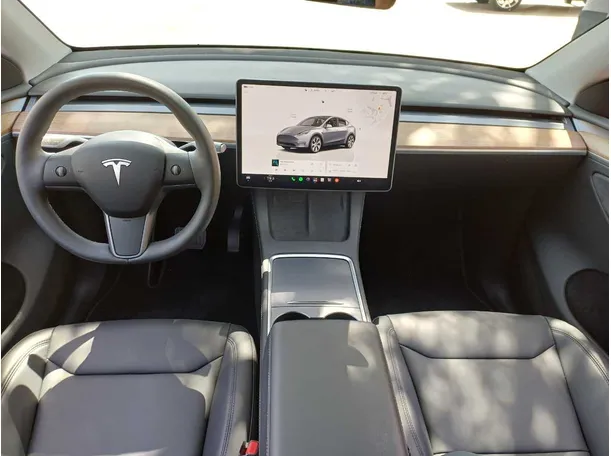 Car image 15