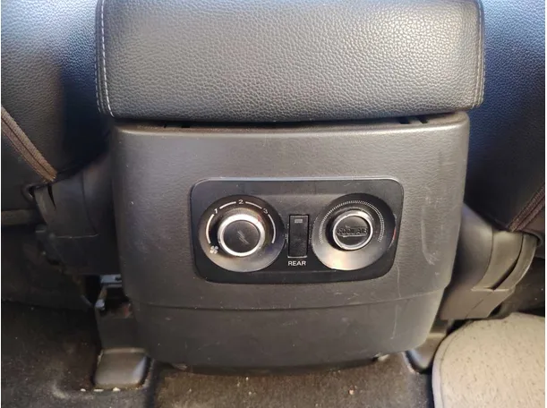 Car image 31