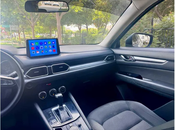 Car image 11