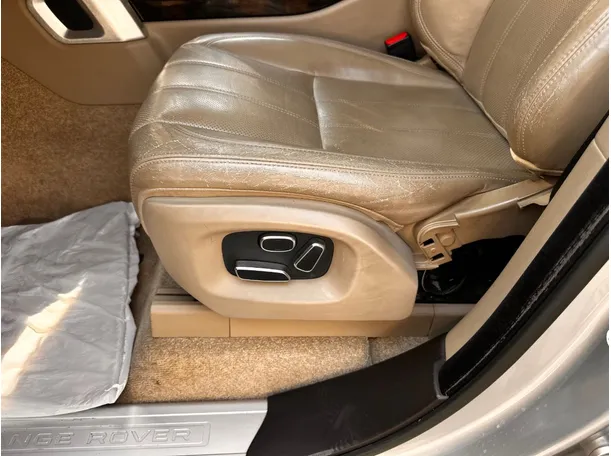 Car image 25