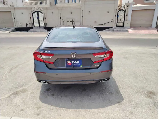 Car image 6