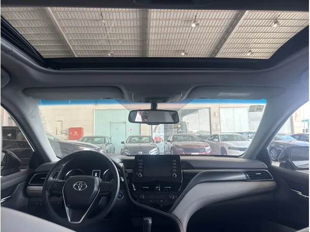 Car image 12