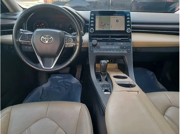 Car image 16