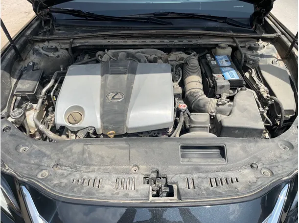 Car image 26