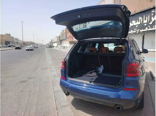 Car image 27