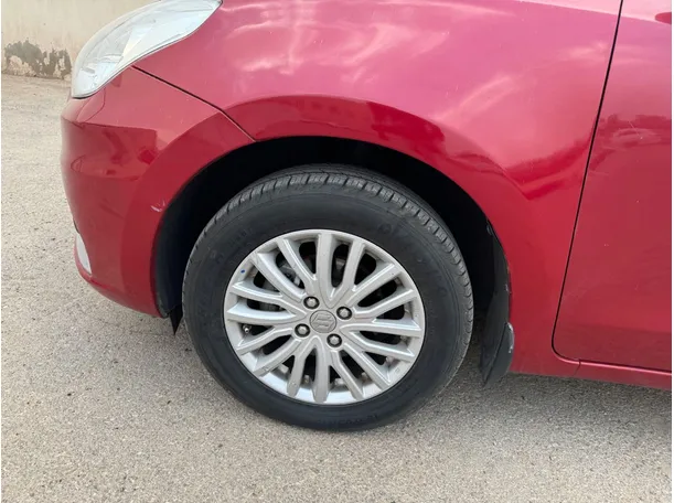 Car image 9