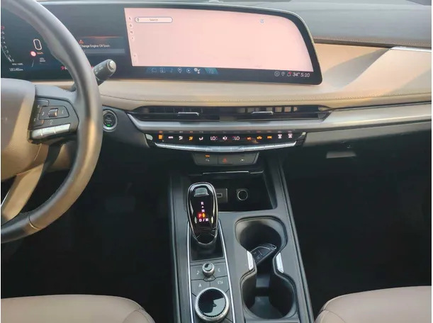 Car image 18
