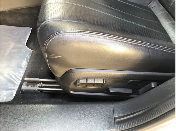 Car image 23