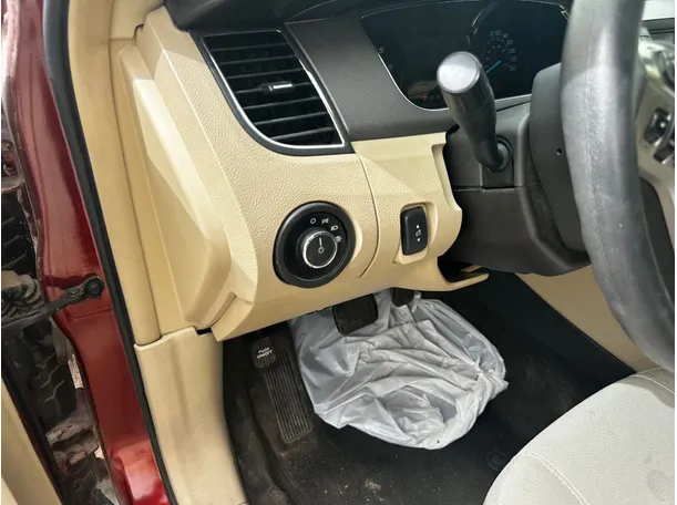 Car image 24