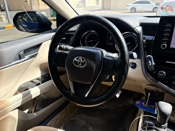Car image 22