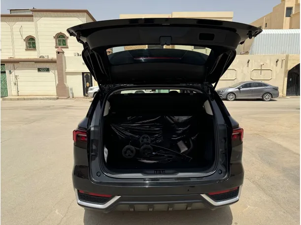Car image 21