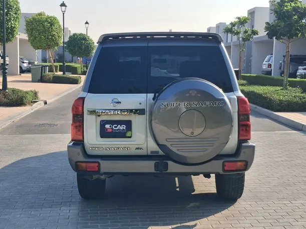 Car image 6